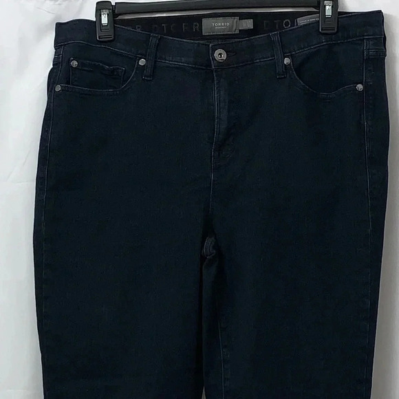 Women’s Torrid Wide Leg Dark Denim Jeans Size 18S EUC - Picture 3 of 10